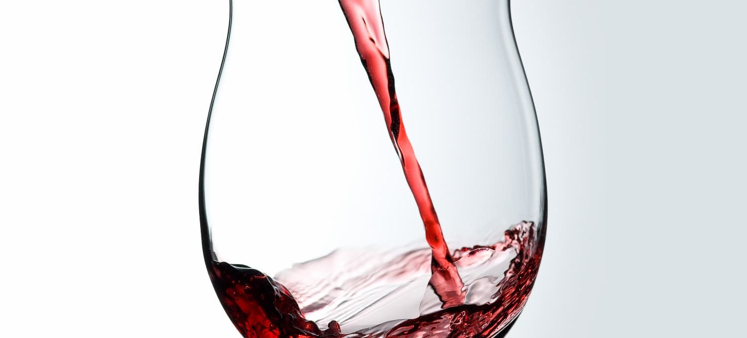 Rotwein im Glas
